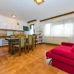 Two-Bedroom Apartment In Tribunj Tribunj (Sibenik-Knin)