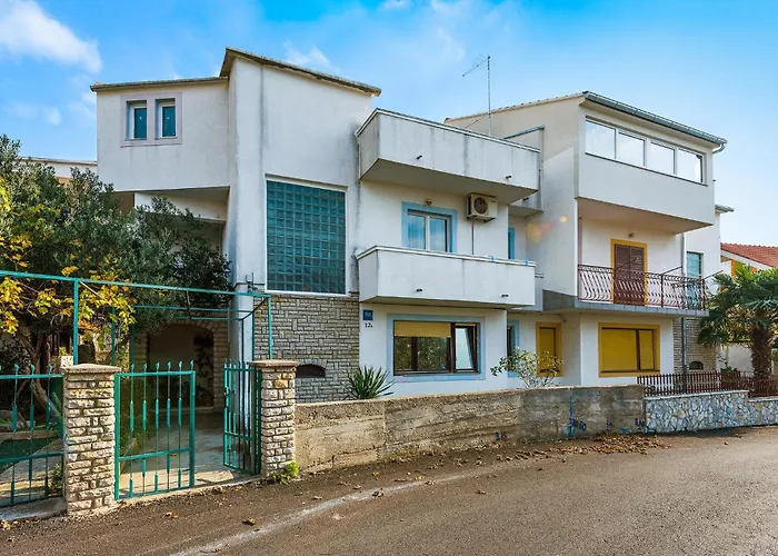 شقة 2 Bedroom Gorgeous In Tribunj Tribalj