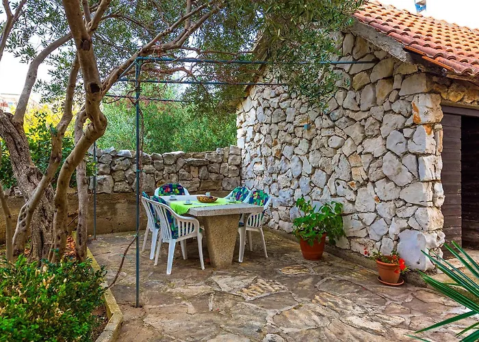 2 Bedroom Gorgeous In Tribunj